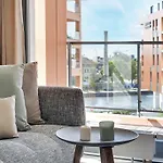 Blue Mandarin Riverside Apartmán *