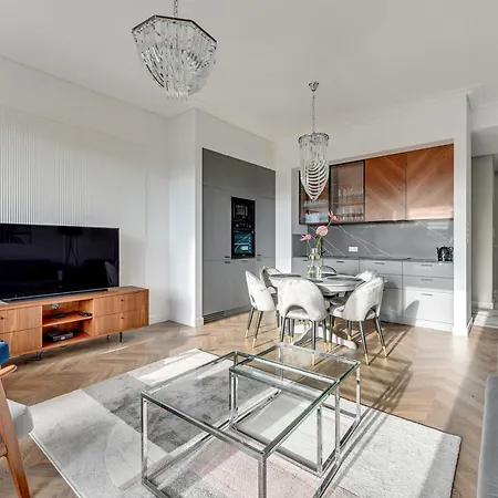 Blue Mandarin Riverside *