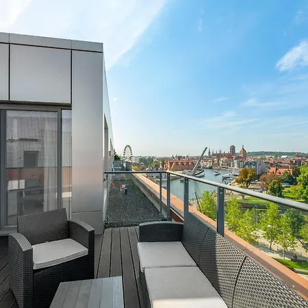 Blue Mandarin Riverside Apartment *