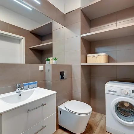 Blue Mandarin Riverside Apartment