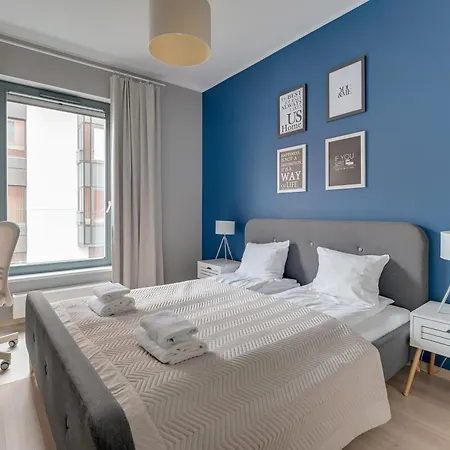 Blue Mandarin Riverside Apartment *