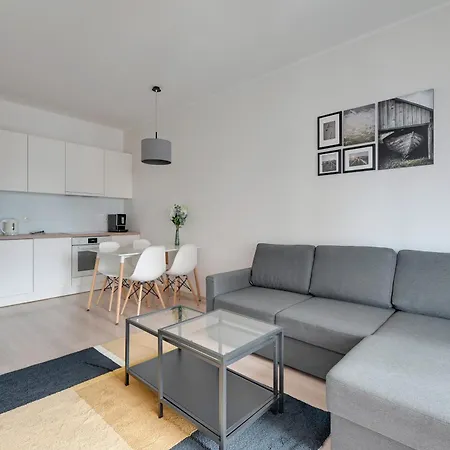 Blue Mandarin Riverside Apartment *