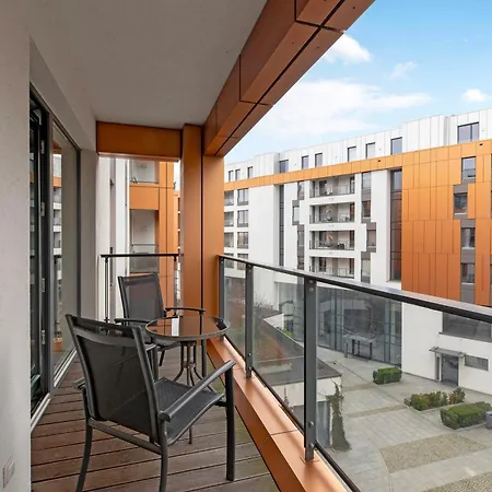 Blue Mandarin Riverside Apartman