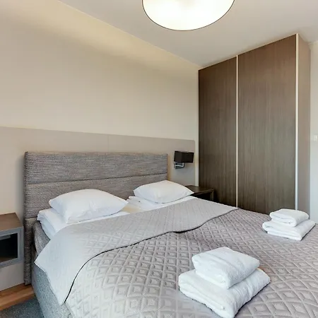 Blue Mandarin Riverside Apartment