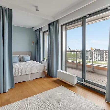 Blue Mandarin Riverside Apartment *