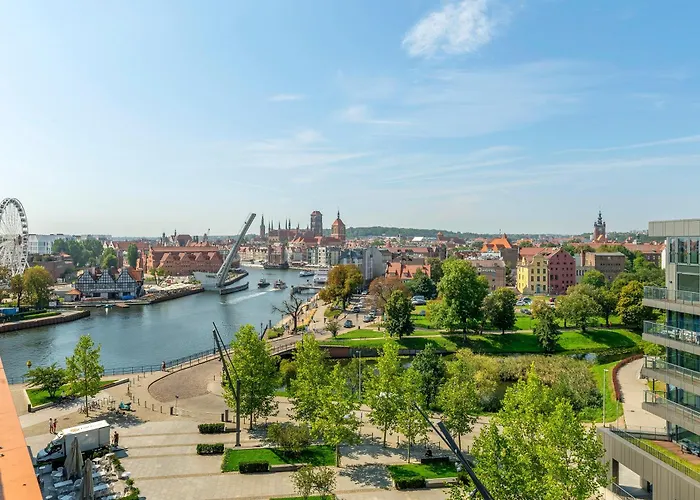 Blue Mandarin Riverside Apartment *