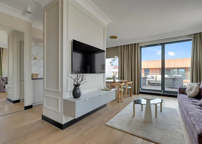 Blue Mandarin Riverside Danzig