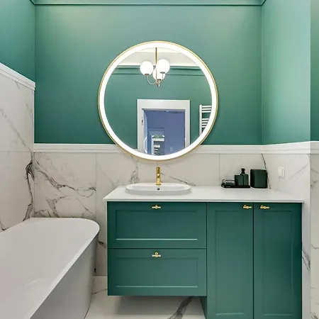 Blue Mandarin Riverside *