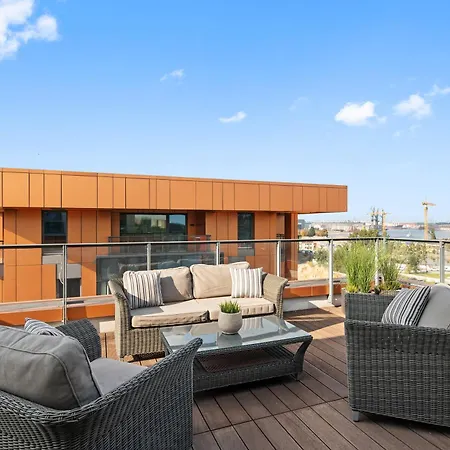 Blue Mandarin Riverside