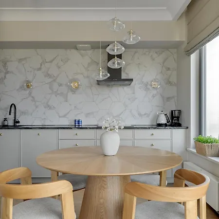 Blue Mandarin Riverside *